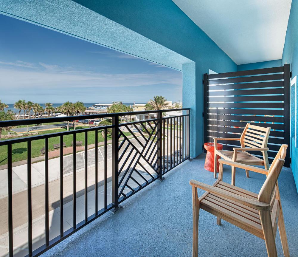 Deluxe Double Room with Sea View interior
