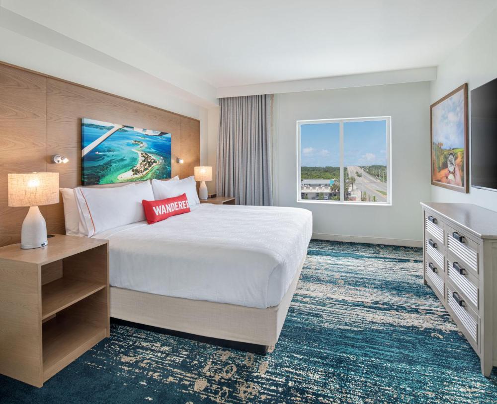 King Suite with Balcony interior